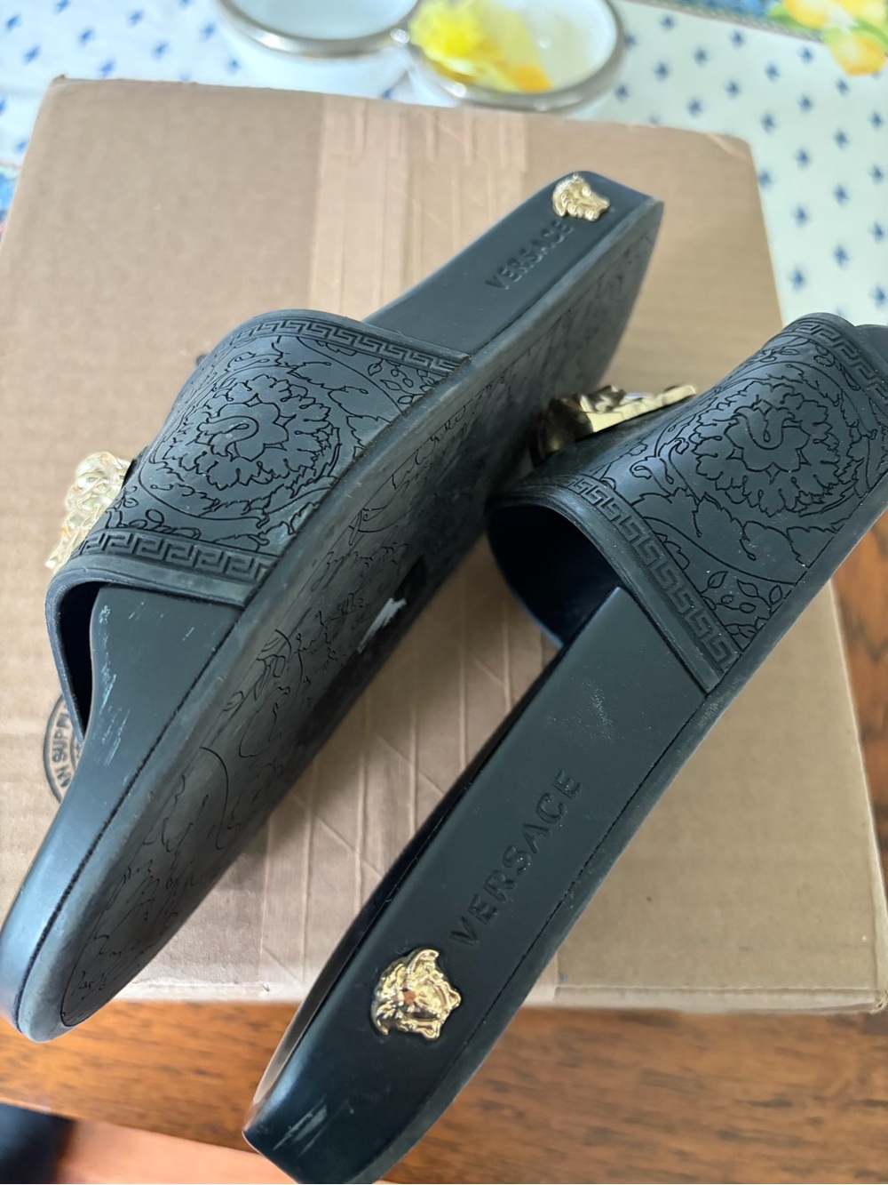 Versace designer Italian slides black Italian slides ladies size 8 resort wear - Picture 9 of 11